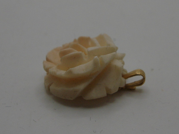 Vintage 14K Gold Carved Rose Earrings & Pendant Set - Wells Marked