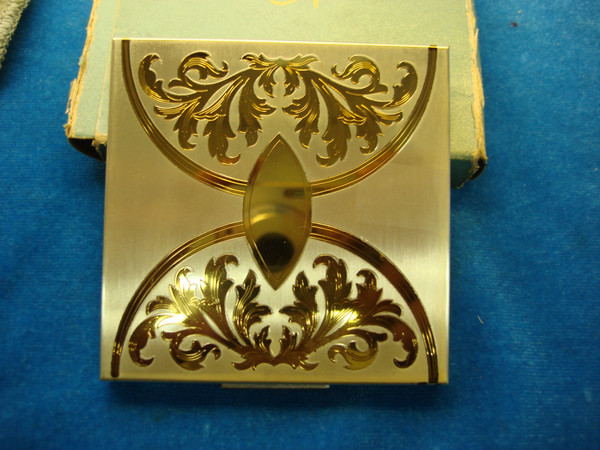 Vintage Elgin American Powder Compact (1940s-50s) - Gold Tone & Silver Detail, Rare Find