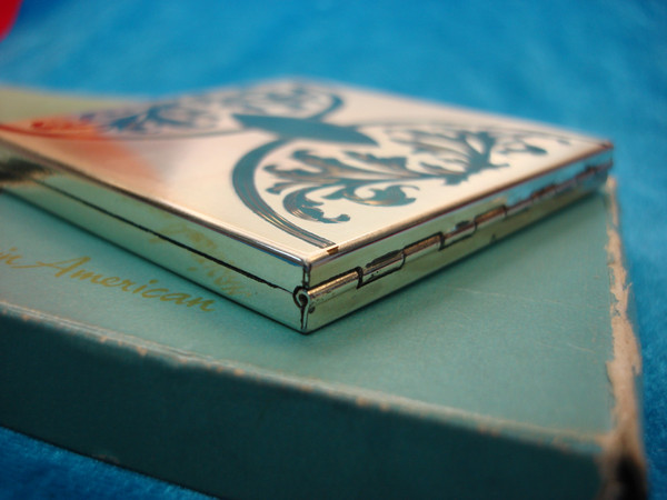 Vintage Elgin American Powder Compact (1940s-50s) - Gold Tone & Silver Detail, Rare Find