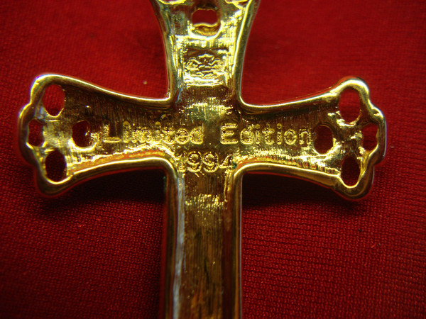 Limited Edition 1994 Gold Tone Cross Necklace w/Enamel & Pearl - 24