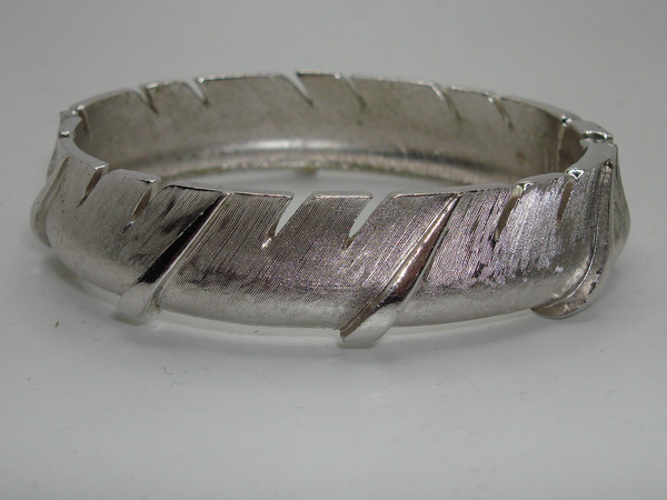 Vintage Trifari Crown Bangle Bracelet - Fluted Spliced Design | Silver Tone Hinged