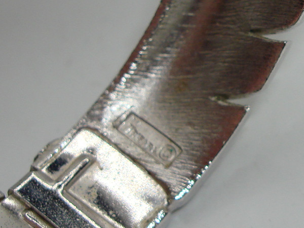 Vintage Trifari Crown Bangle Bracelet - Fluted Spliced Design | Silver Tone Hinged