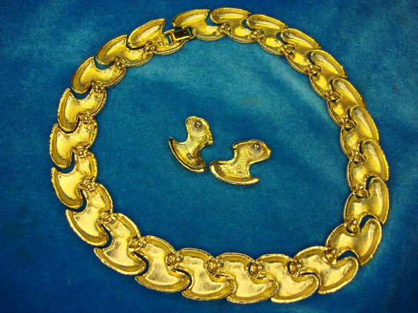 Vintage Park Lane Gold Tone Choker Necklace & Earrings Set - Estate Find, Excellent Condition