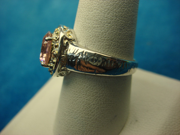 Pre-Owned Sterling Silver Pink Stone Ring (Size 9) - Elegant & Barely Worn