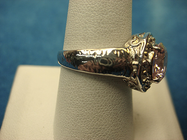 Pre-Owned Sterling Silver Pink Stone Ring (Size 9) - Elegant & Barely Worn