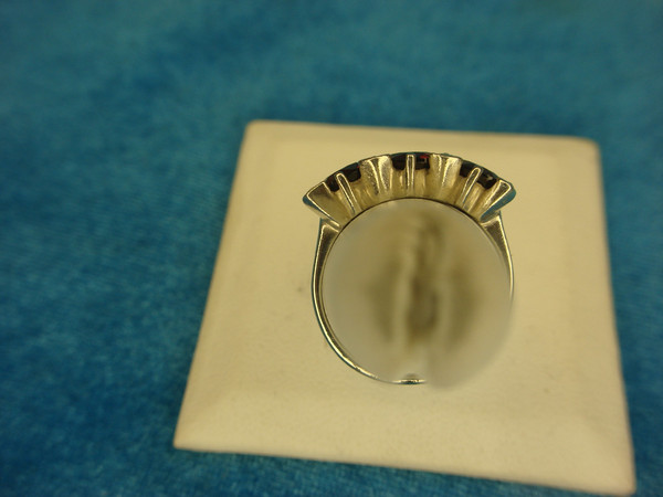 Vintage Sterling Silver Ring with 3 Red Stones - Size 7.5