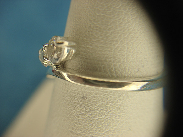 Sparkling Sterling Silver Ring with Fancy Setting & Graduated Simulant Diamonds (Size 7)