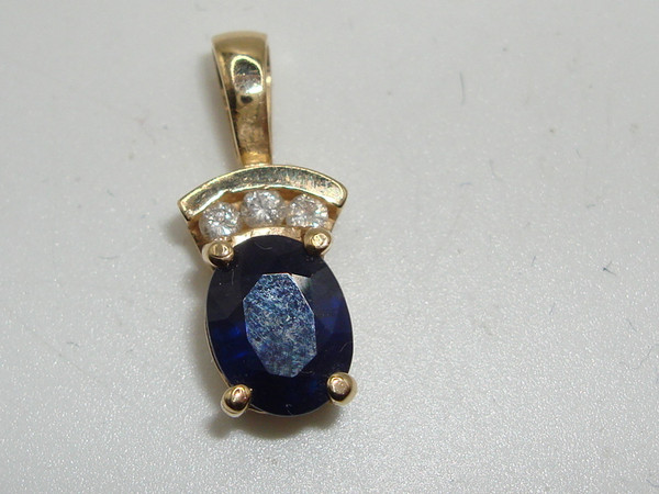 14K Gold Sapphire & Diamond Pendant | 1.5+ Carat Sapphire, Exquisite Craftsmanship