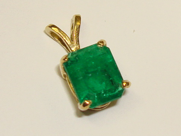 Rare Find! 14K Gold Emerald Pendant (1.5ctw) - Natural, Excellent Color