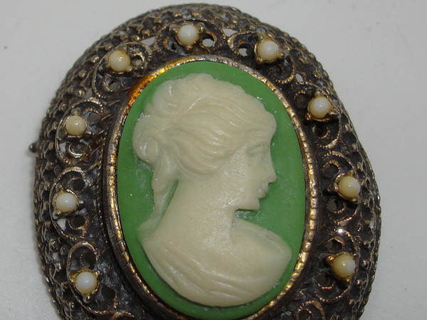 Vintage 1950s-60s Faux Cameo Pin & Pendant - Green & White, Pearls