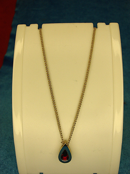 Vintage Avon Gold Tone Necklace w/ Red Teardrop Stone - Adjustable 15-19