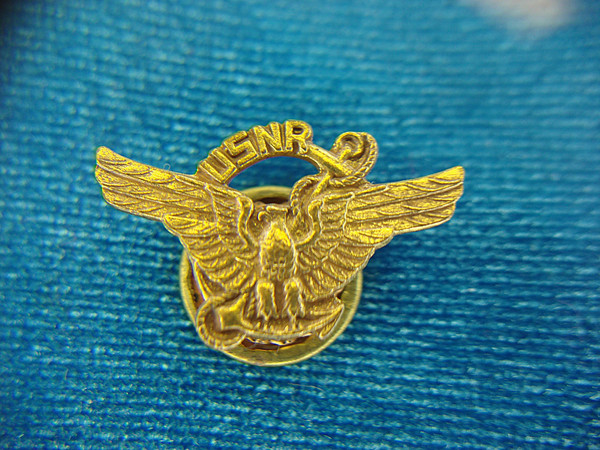 Vintage US Navy Reserve Eagle Spread Wing Collar Pin - Gold Tone, 1 Inch (Excellent Condition)
