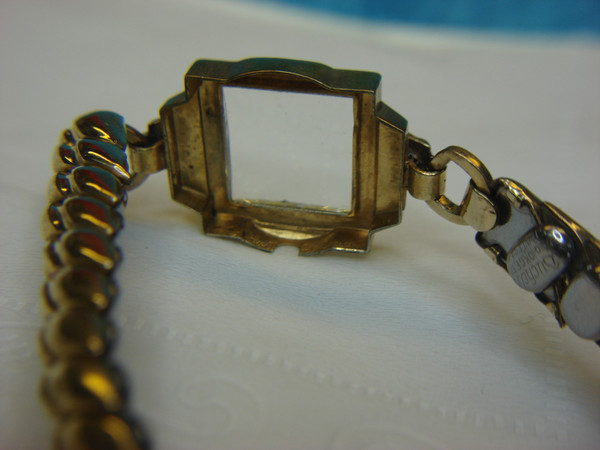 Vintage Bulova Ladies Watch - 10K RGP Case, Serviced & Excellent Condition