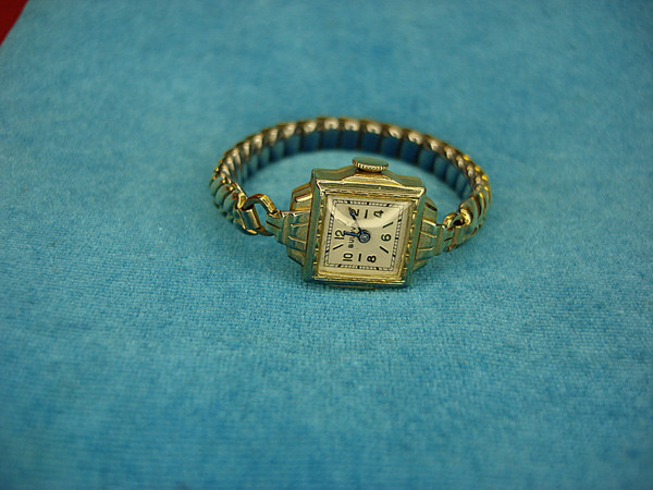 Vintage Bulova Ladies Watch - 10K RGP Case, Serviced & Excellent Condition