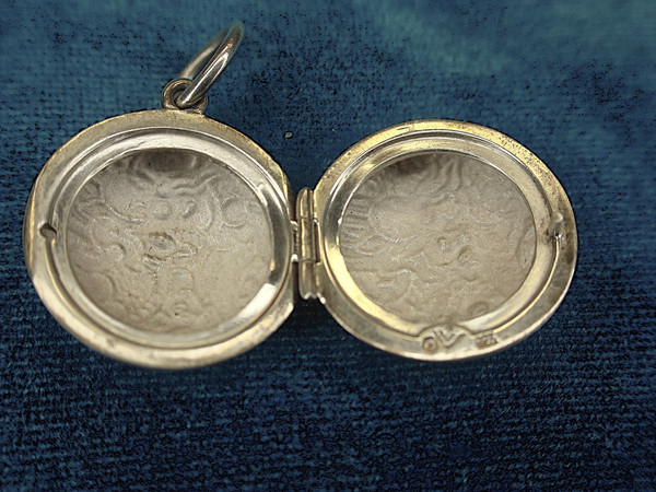 Vintage Silpada Sterling Silver Dragon Locket #S 1553 - Excellent Condition