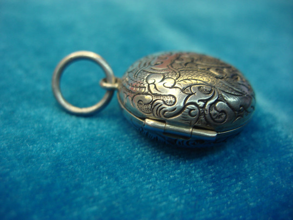 Vintage Silpada Sterling Silver Dragon Locket #S 1553 - Excellent Condition