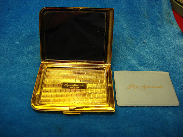 Vintage Elgin American Powder Compact - Green & Rose Scene, 1940s-50s