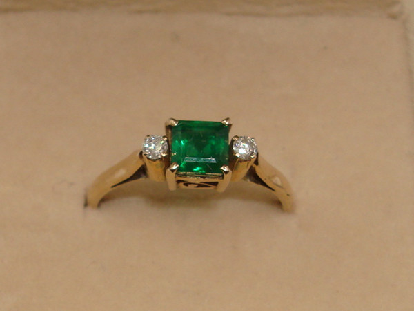 Elegant 14K Gold Emerald & Diamond Ring, Size 6 - Vintage Style