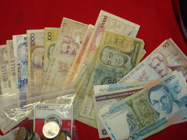 Vintage European & Brazilian Banknotes & Coins Collection (1980s-1990s)