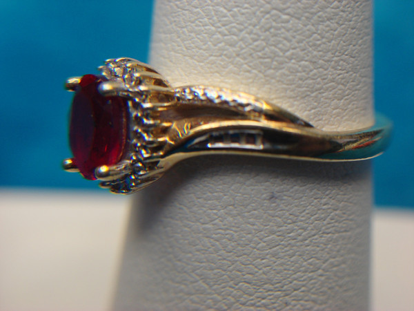 Red Stone Sterling Silver Ring with Gold Vermeil - Size 7, Pre-Owned (Excellent Condition)