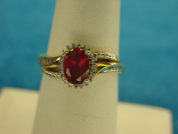 Red Stone Sterling Silver Ring with Gold Vermeil - Size 7, Pre-Owned (Excellent Condition)