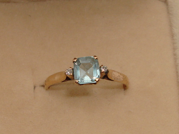 Vintage 10K Gold Aqua & Diamond Ring | Size 6 | 1/3 CTW