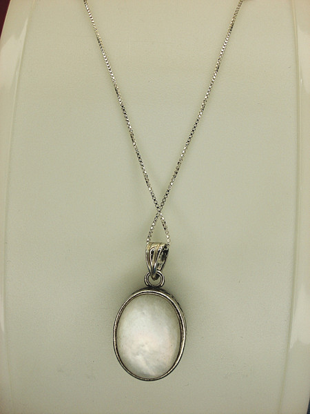 Vintage Sterling Silver Reversible Pendant - Mother of Pearl & Onyx, 18