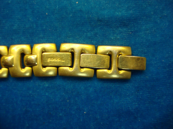 Fossil ES-9193 Ladies Quartz Gold Tone Watch - Stylish Design, New Battery