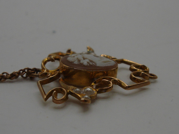 Antique 10K Gold Carved Shell Cameo Necklace with Seed Pearls (16
