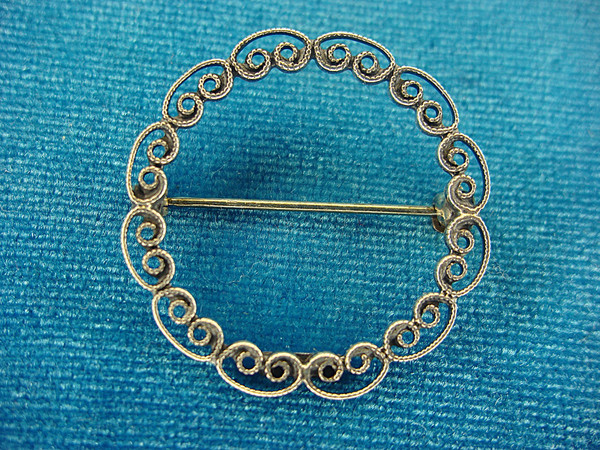 Vintage Beau Sterling 1 1/8 Inch Circle Pin - Great Condition - 2.1 Grams