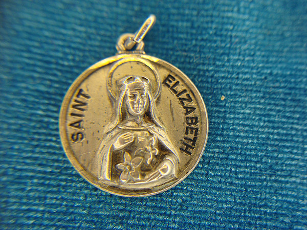 Vintage Creed Sterling Silver St. Elizabeth 3D Charm (5.3g)