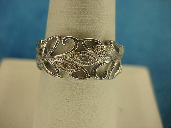 Vintage Sterling Silver Filigree Ring with Accent Diamonds (Size 9)