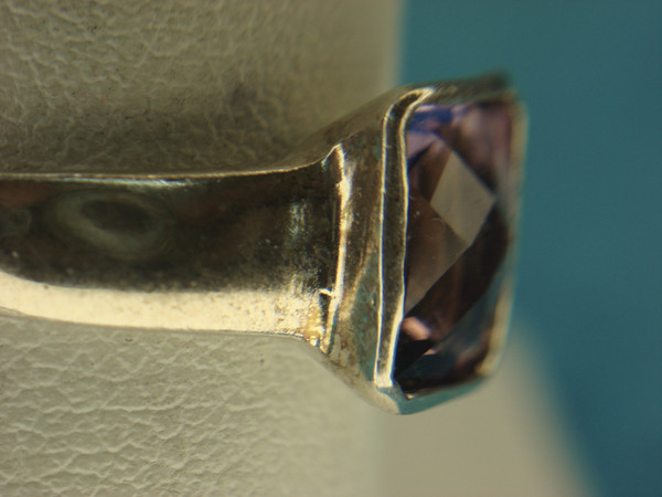 Pre-Owned Sterling Silver Amethyst Ring (Size 9) - Elegant & Timeless