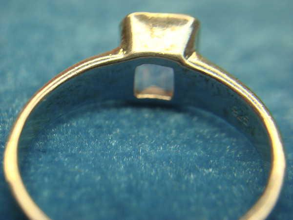 Pre-Owned Sterling Silver Amethyst Ring (Size 9) - Elegant & Timeless