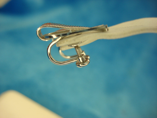 Vintage Van Dell 1/20 12K White Gold Filled Leaf Earrings - Elegant & Unique Gift