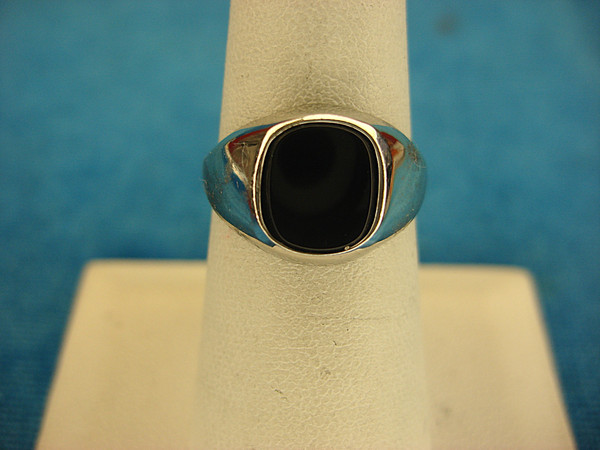 Sterling Silver Onyx Ring - Size 7 | Pre-Owned Elegance