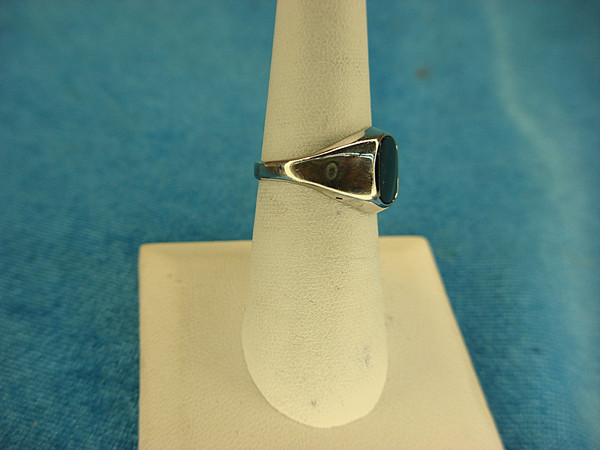 Sterling Silver Onyx Ring - Size 7 | Pre-Owned Elegance