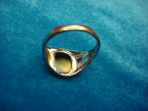 Sterling Silver Onyx Ring - Size 7 | Pre-Owned Elegance