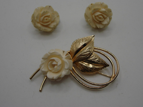 Vintage Carved Rose Brooch & Earrings Set | Gold-Tone & Silver 925 | Floral Jewelry