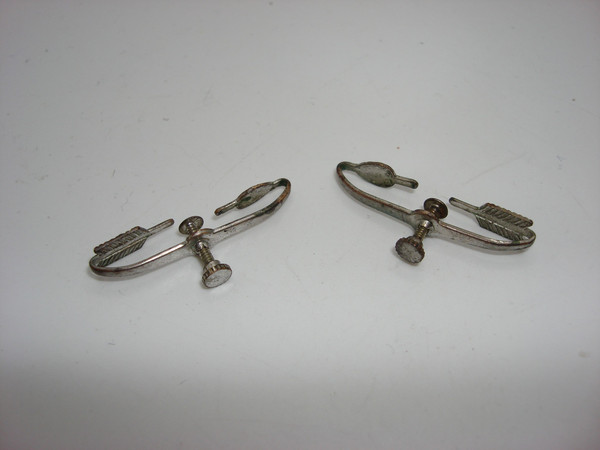 Vintage 1940s Native American Silver Arrow Earrings - Screw Back