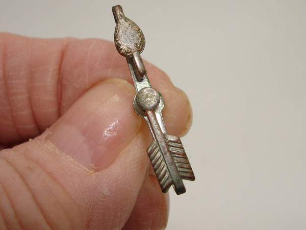 Vintage 1940s Native American Silver Arrow Earrings - Screw Back