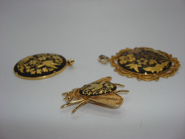 Vintage Damascene Jewelry Set from Toledo, Spain - Pendant & Pin