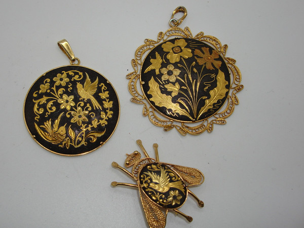 Vintage Damascene Jewelry Set from Toledo, Spain - Pendant & Pin