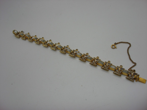 Vintage Spain Damascus Mother of Pearl Bracelet | Gold Tone, 6 3/4