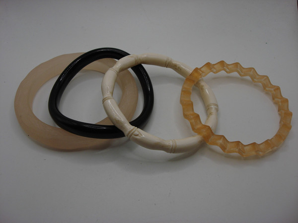 Vintage Lucite Bangle Bracelet Set of 4 | Bamboo, Peach Zigzag, Black & Frosted Pink