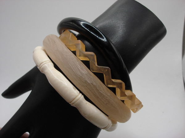 Vintage Lucite Bangle Bracelet Set of 4 | Bamboo, Peach Zigzag, Black & Frosted Pink