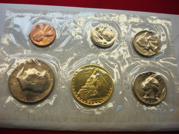 1985 Statue of Liberty Centennial Coin Set - Uncirculated 5-Coin Set with 2 Gold-Plated Coins