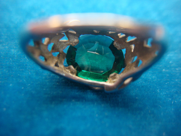 Sterling Silver Filigree Ring with Green Stone & Leaves - Size 9.75