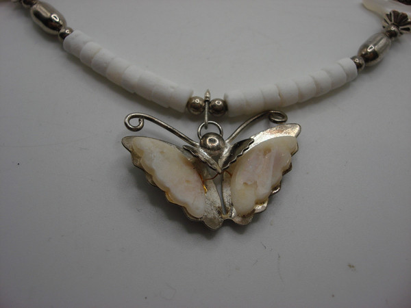 Vintage Southwestern Heishi Bead & Mother of Pearl Bird Necklace (19