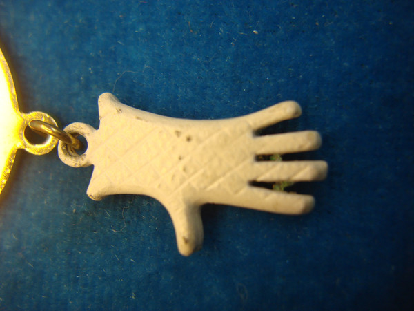 Vintage Michael Jackson Thriller Glove Pin - Collectible Gold Tone Record with Glittered Glove